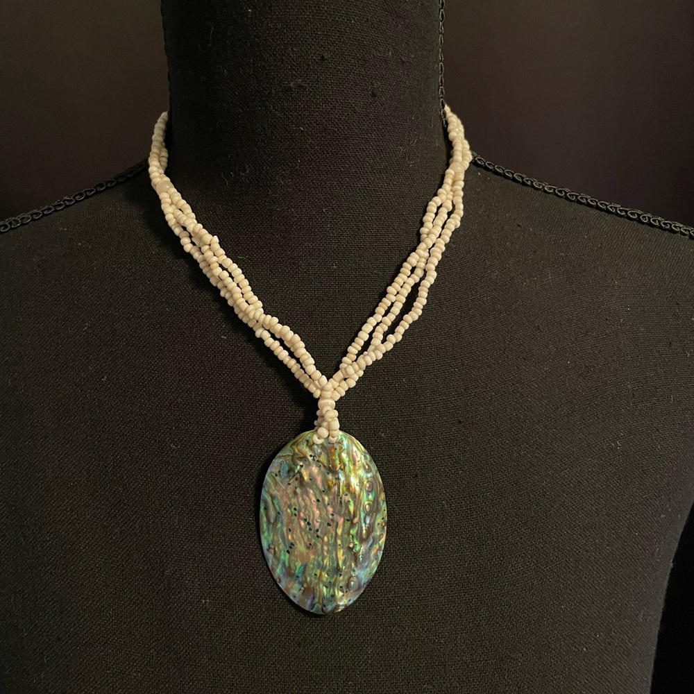 Beautiful Needed Shell Necklace - image 1